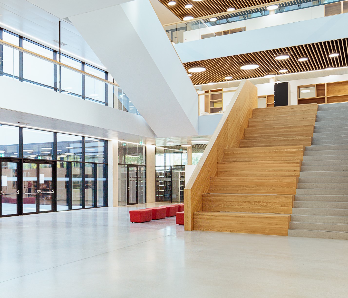 Picture of the entrance to the UAS St. Pölten.